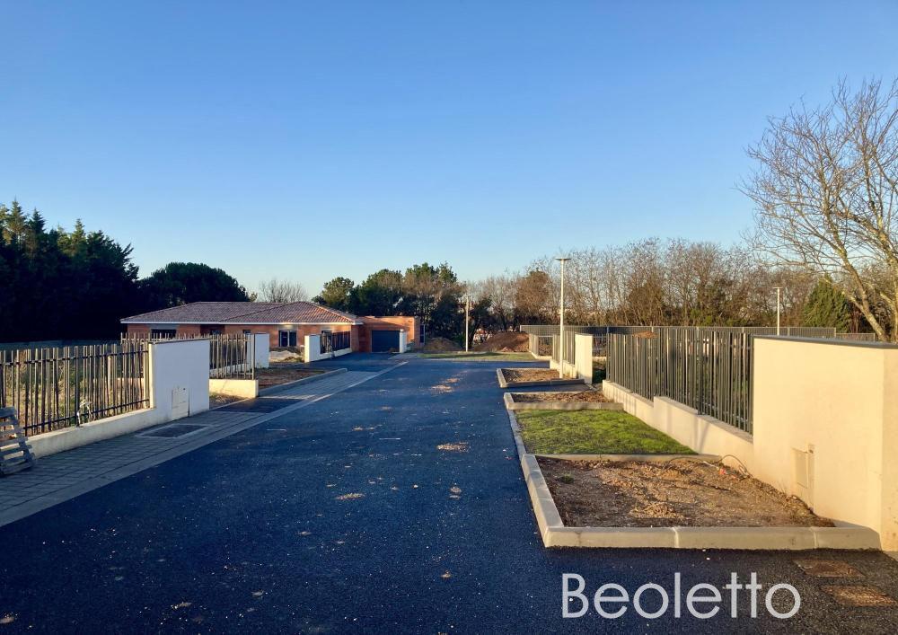 Artigues terrains amenages voie stationnements eclairage