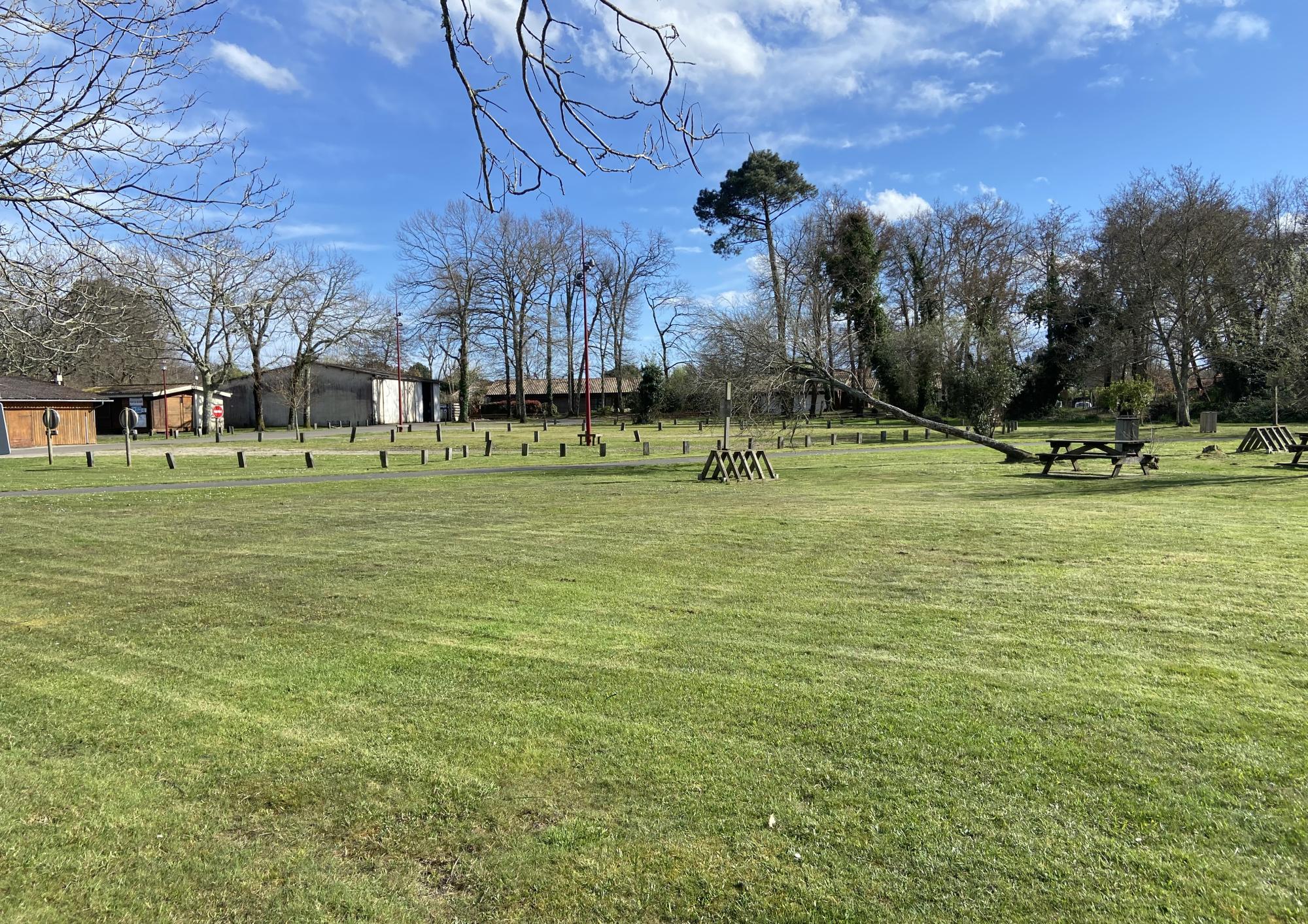 Acheter un terrain pour construire dans un village nature au bord du lac